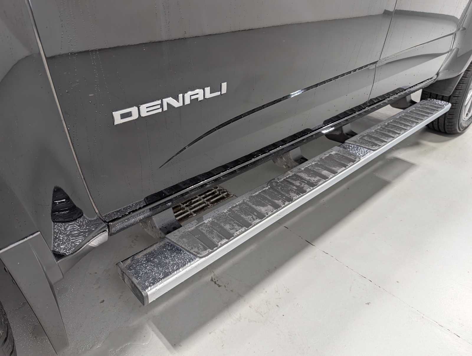 Used 2019 Onyx Black GMC 4WD Denali image 12