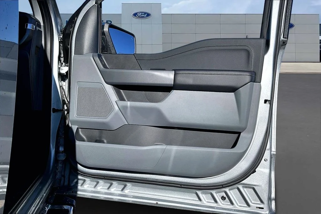2025 Ford F-150 XLT - Photo 32