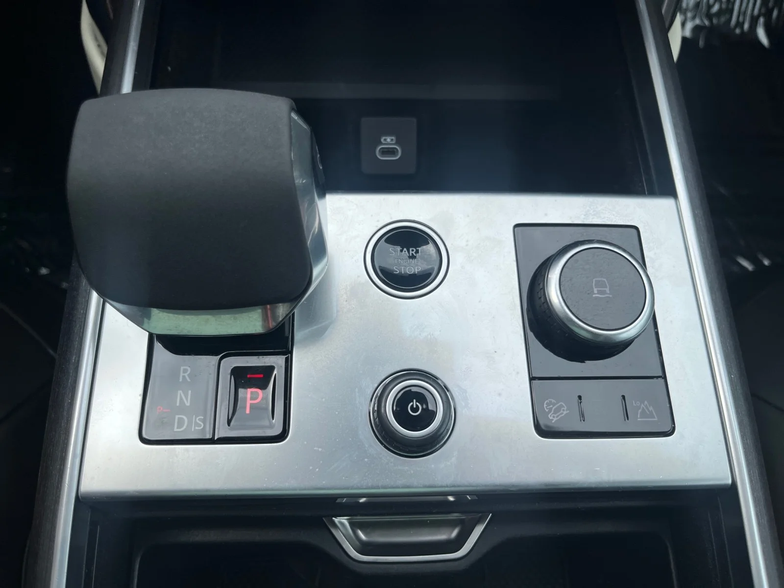 Used 2022 Fuji White Land Rover SE AWD image 26