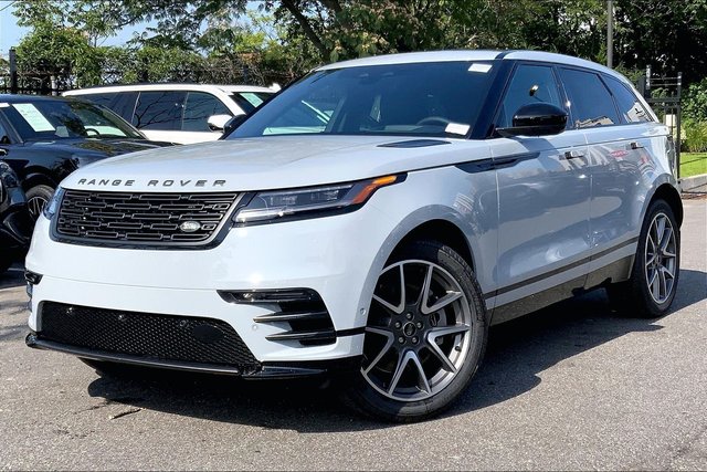 2026 Land Rover Range Rover Velar Dynamic SE