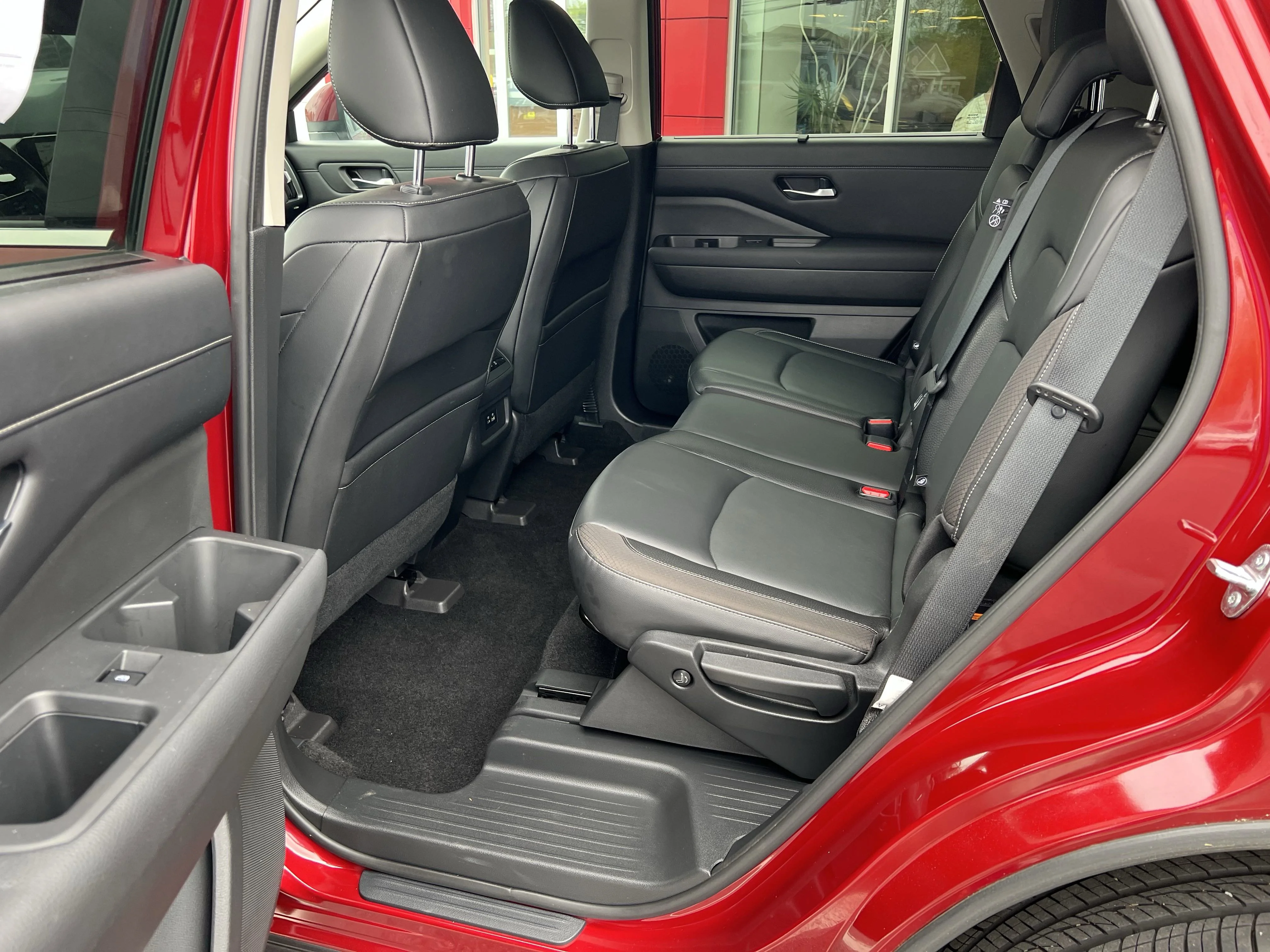 2022 Nissan Pathfinder SL - Photo 6