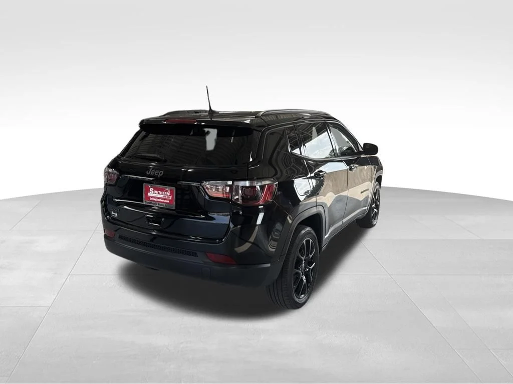 Used 2025 Black Jeep Latitude image 5
