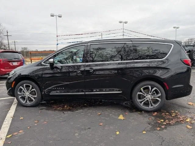2026 Chrysler Pacifica Pinnacle - Photo 6