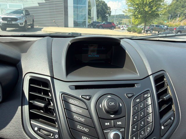 Used 2014 Ingot Silver Metallic Ford SE image 14
