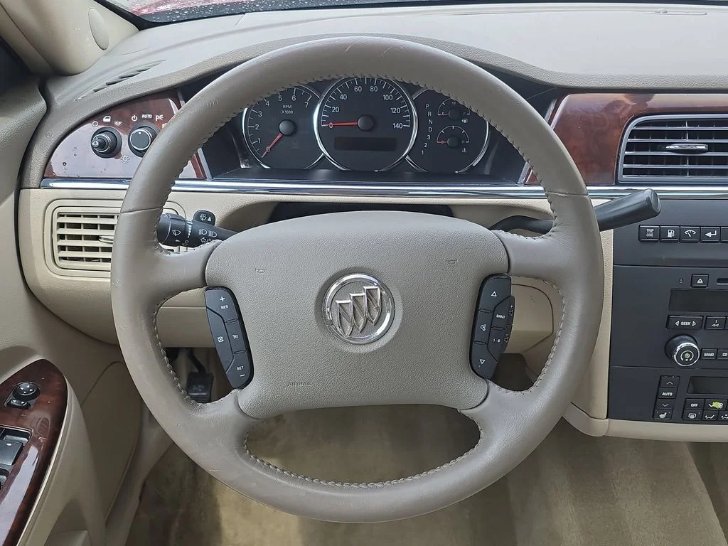 Used 2007 Red Buick CXL image 25
