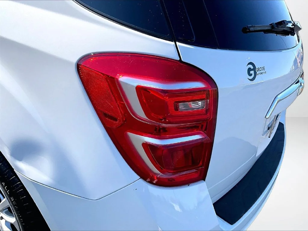 Used 2016 White Chevrolet LT image 28