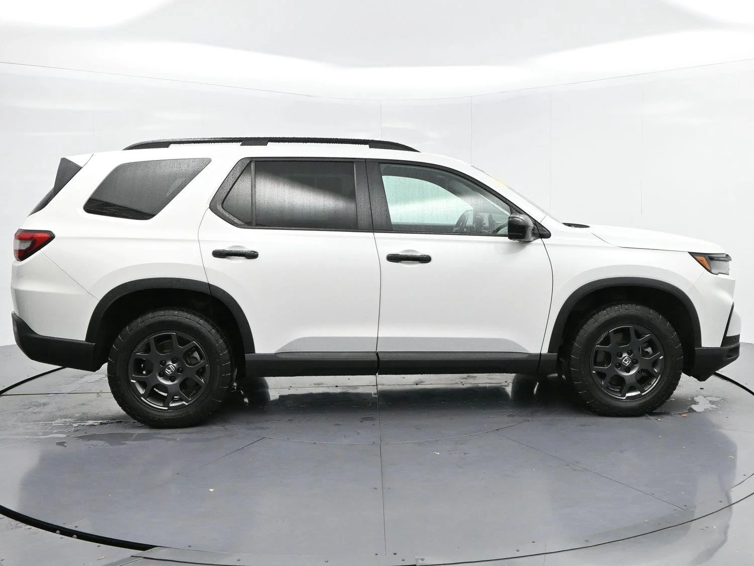Used 2024 Platinum White Pearl Honda TrailSport image 8
