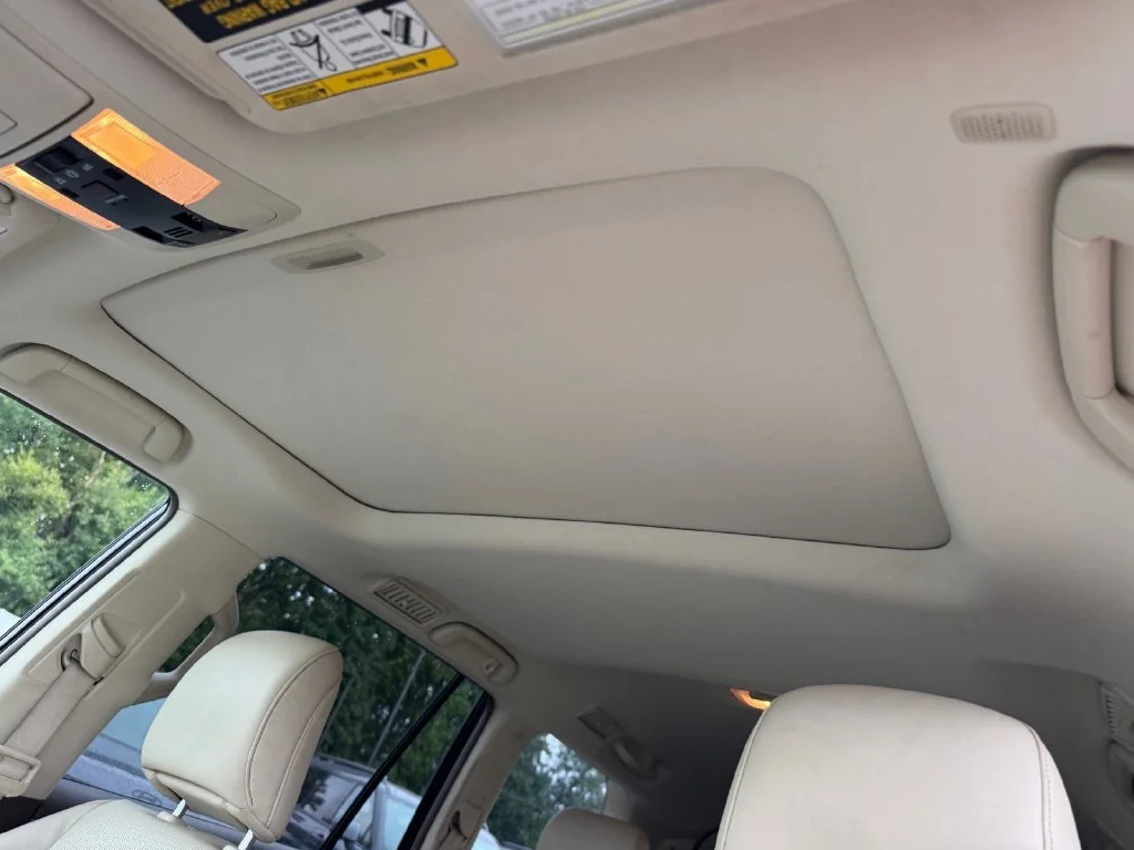 Used 2019 White Lexus 460 image 18