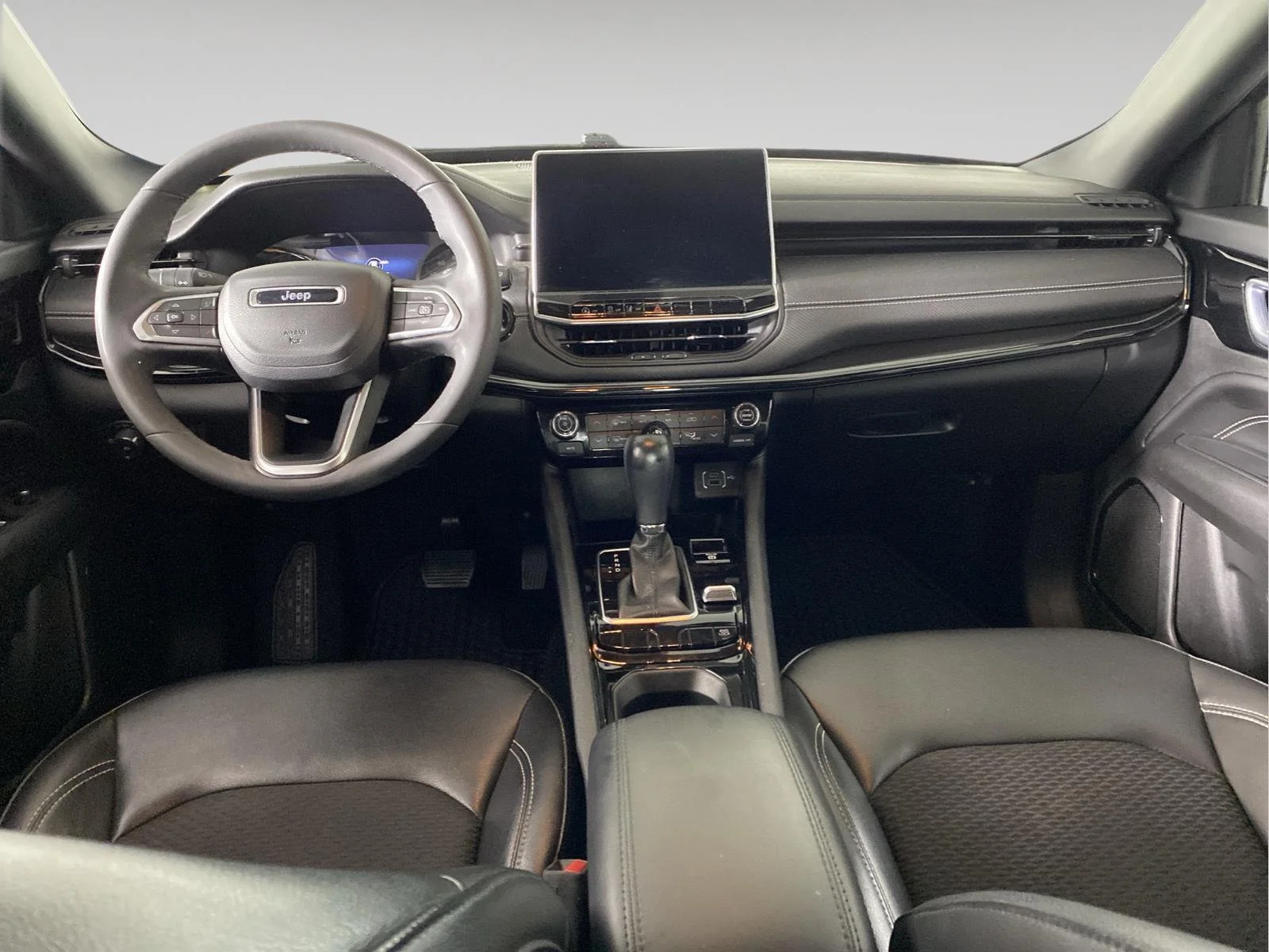 Used 2023 Billet Silver Metallic Clearcoat Jeep Altitude image 23