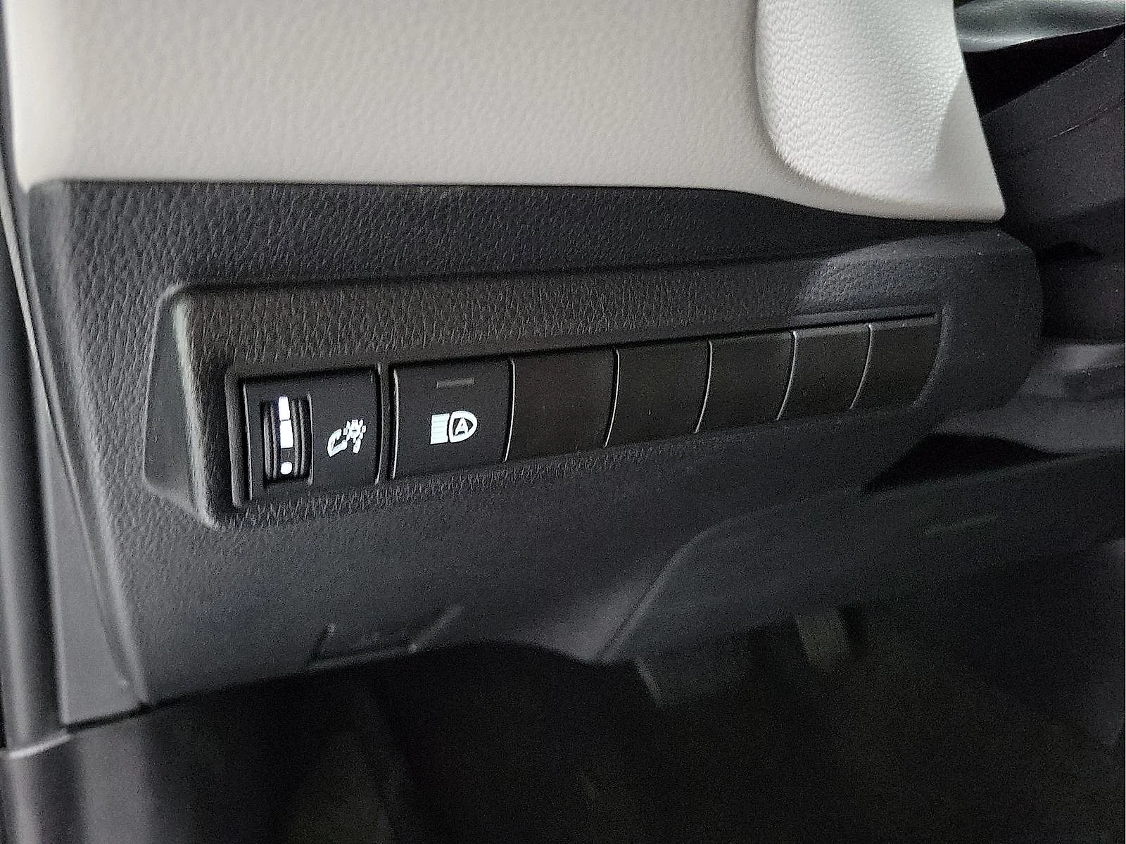 Certified Used 2025 Silver Toyota LE image 12