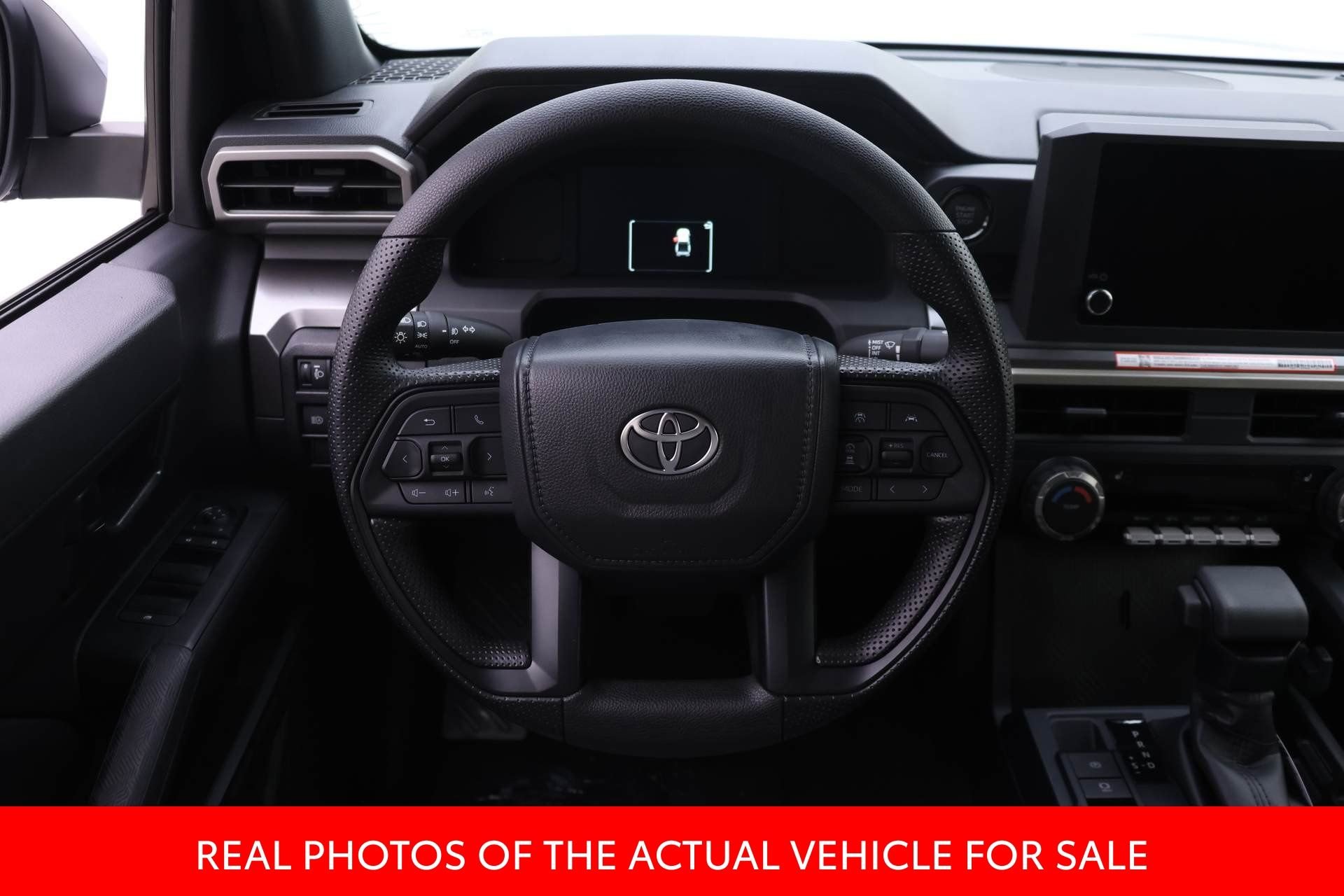 2025 Toyota Tacoma SR5 - Photo 13