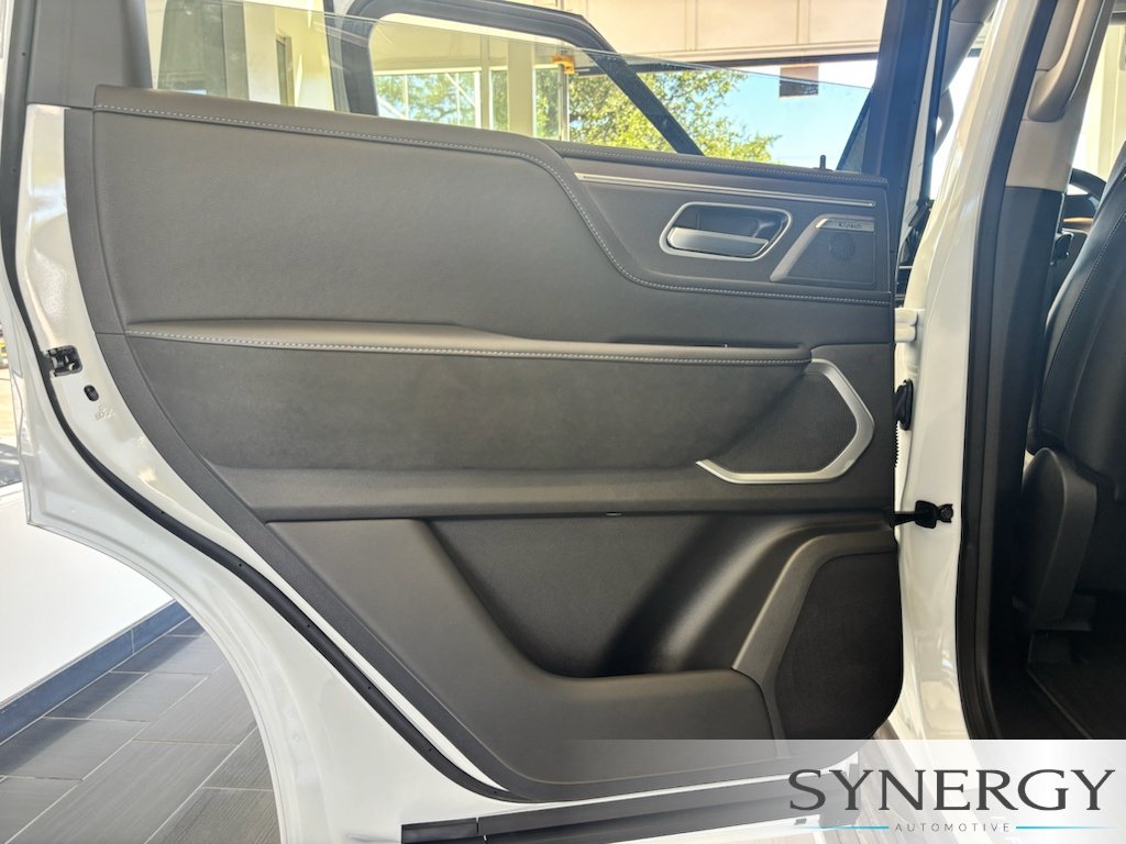 New 2027 Radiant White INFINITI LUXE image 23