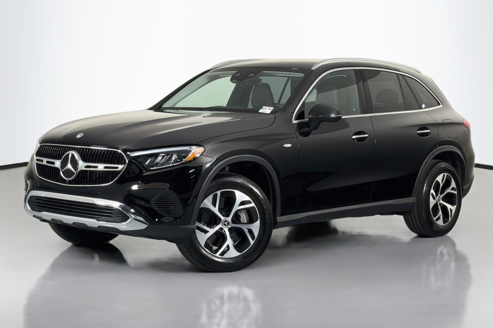 2025 Mercedes-Benz GLC