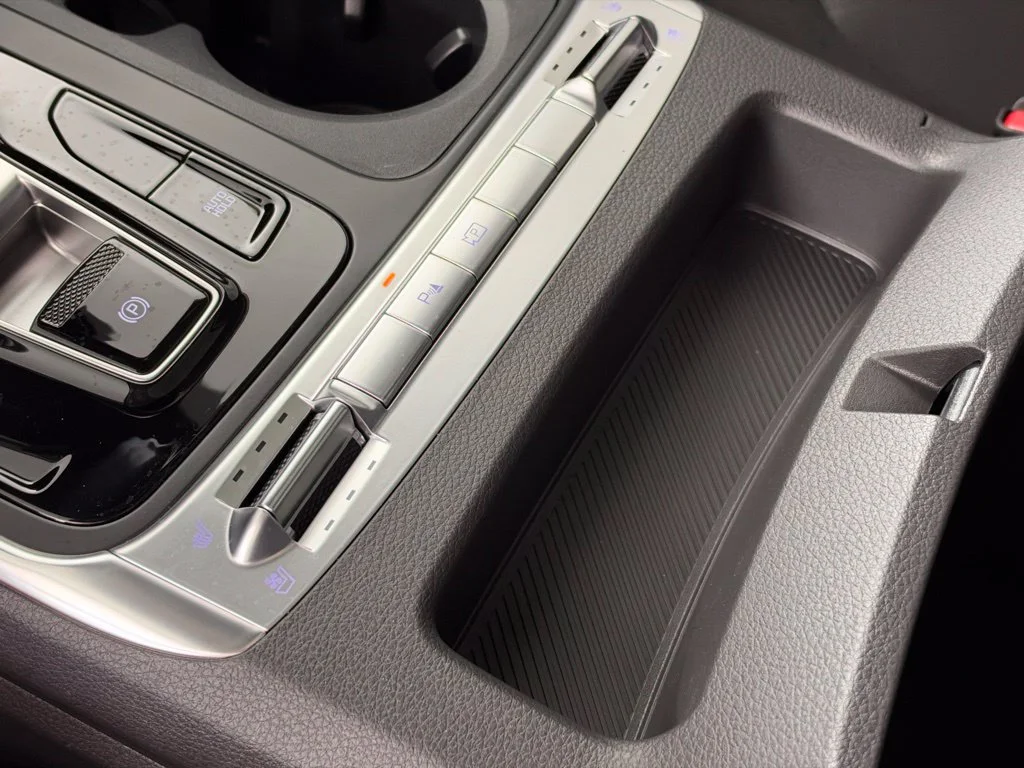New 2027 Ceramic Silver Kia SX image 43