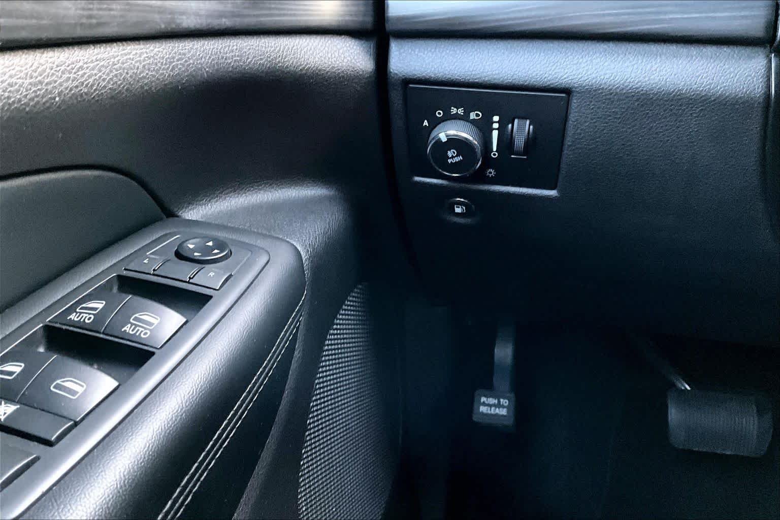 Used 2019 Bright White Clearcoat Jeep Laredo E image 32