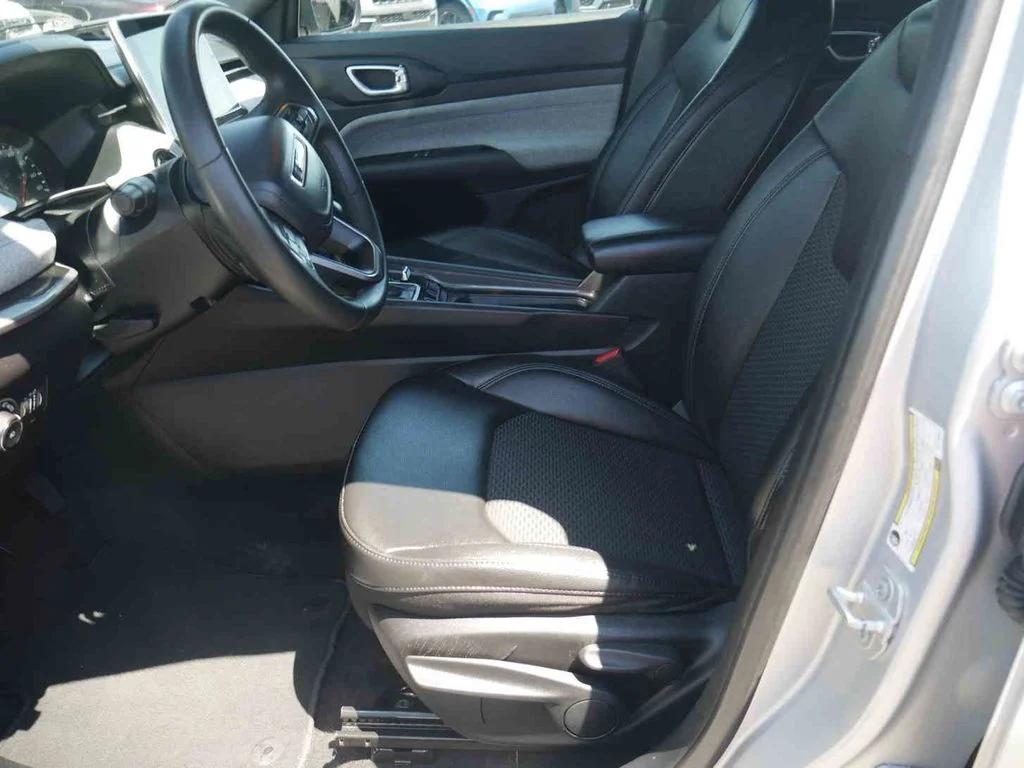 Used 2024 Silver Jeep Latitude image 24
