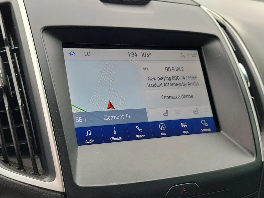 Used 2020 Magnetic Metallic Ford SEL image 24