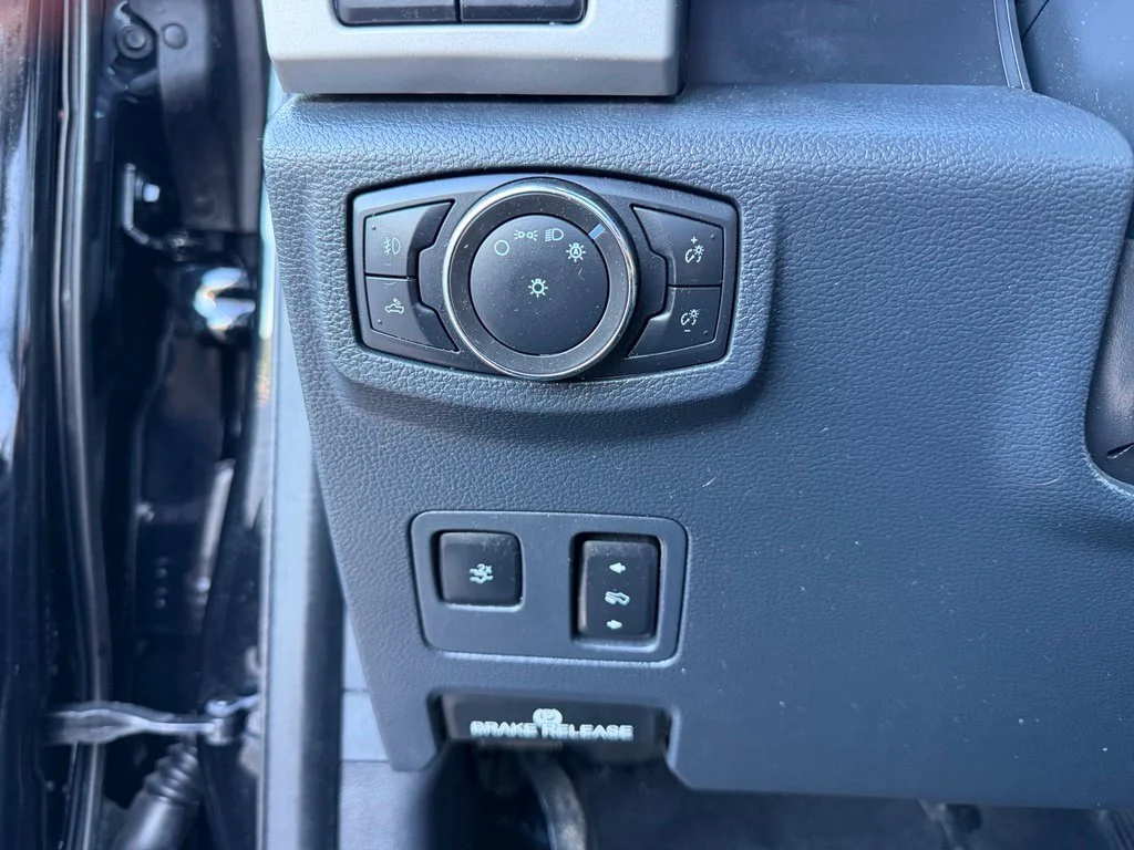 Used 2022 Black Ford Lariat image 23