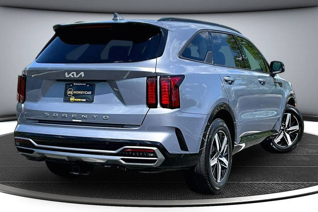 Certified Used 2022 Silver Kia S image 6