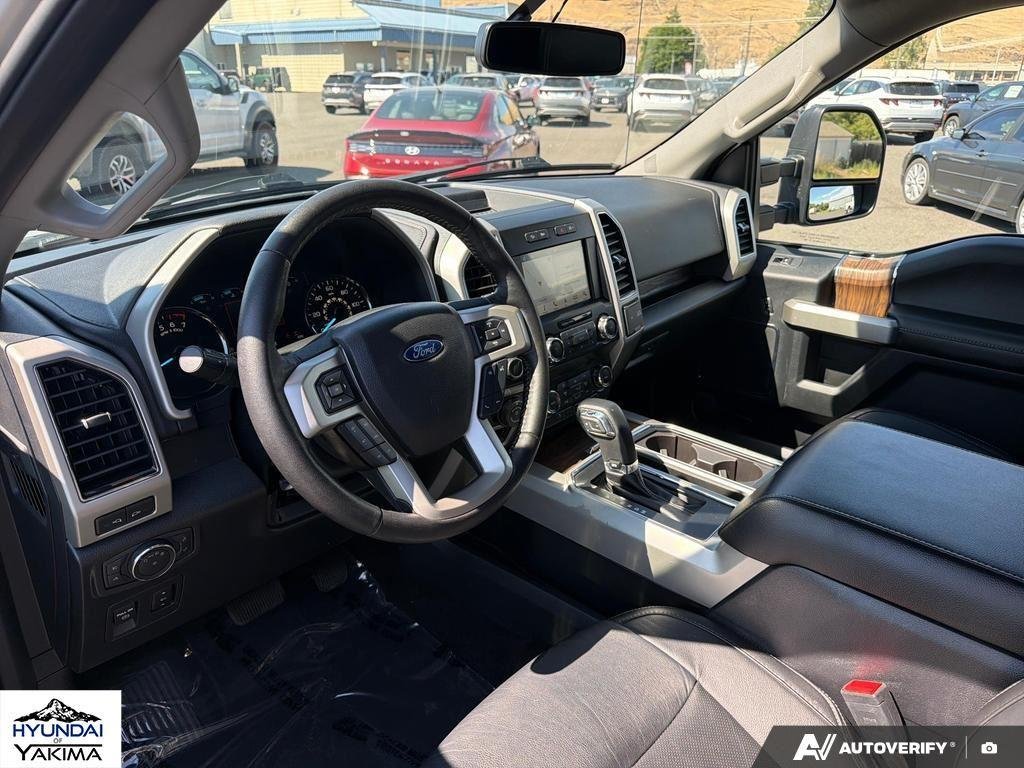 Used 2019  Ford LARIAT image 13