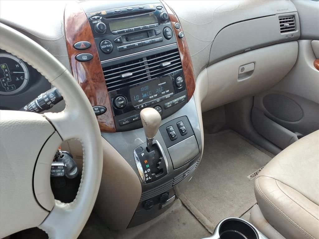 Used 2004 Green Toyota XLE image 28
