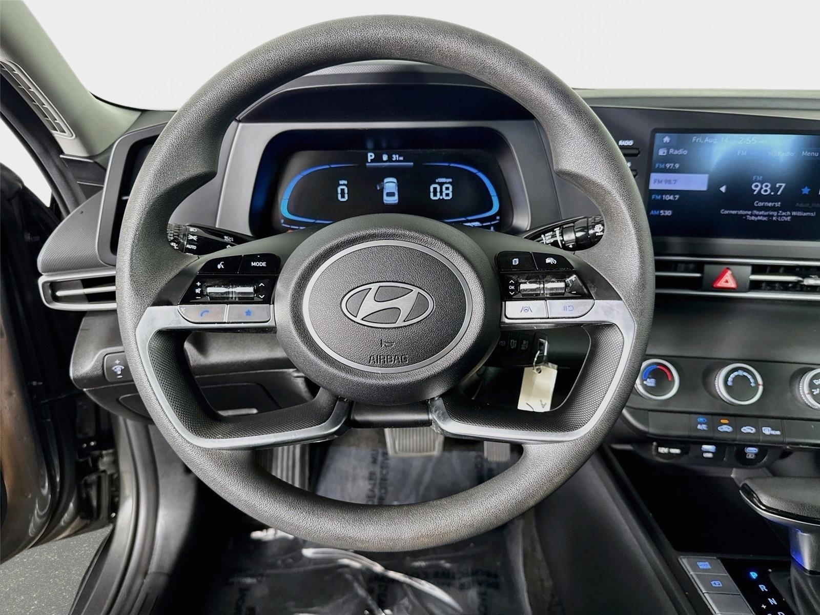 Used 2025 Amazon Gray Hyundai SE image 12