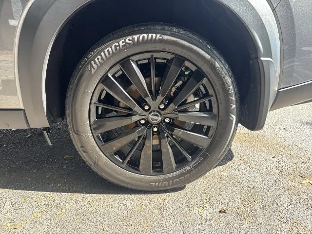 Used 2024 Gray Nissan Platinum image 37