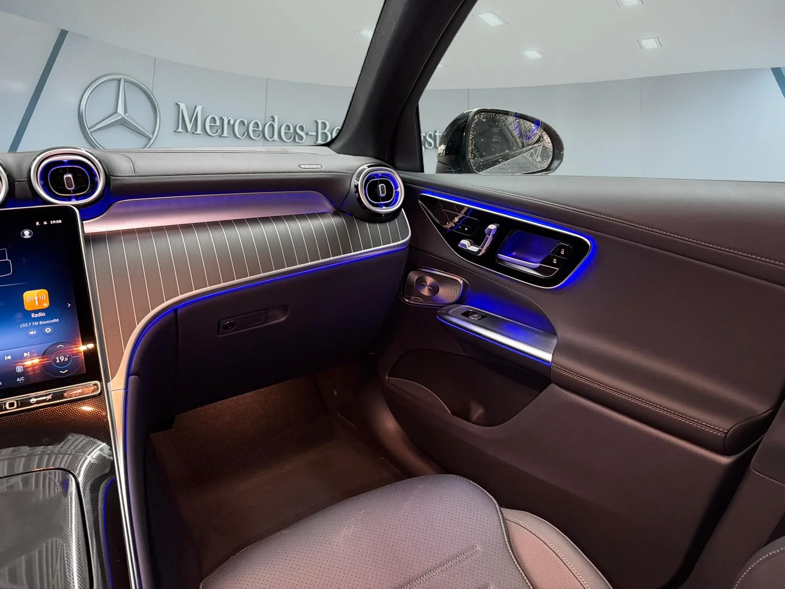 New 2026 Silver Mercedes-Benz GLC 300 4MATIC SUV image 20