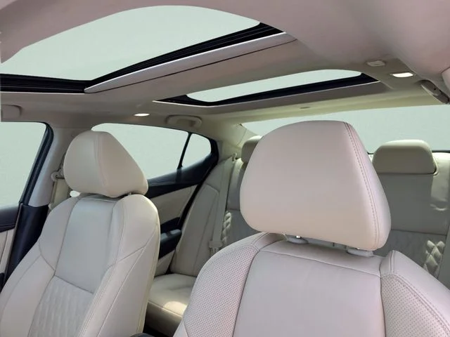 Used 2023 White Nissan Platinum image 30