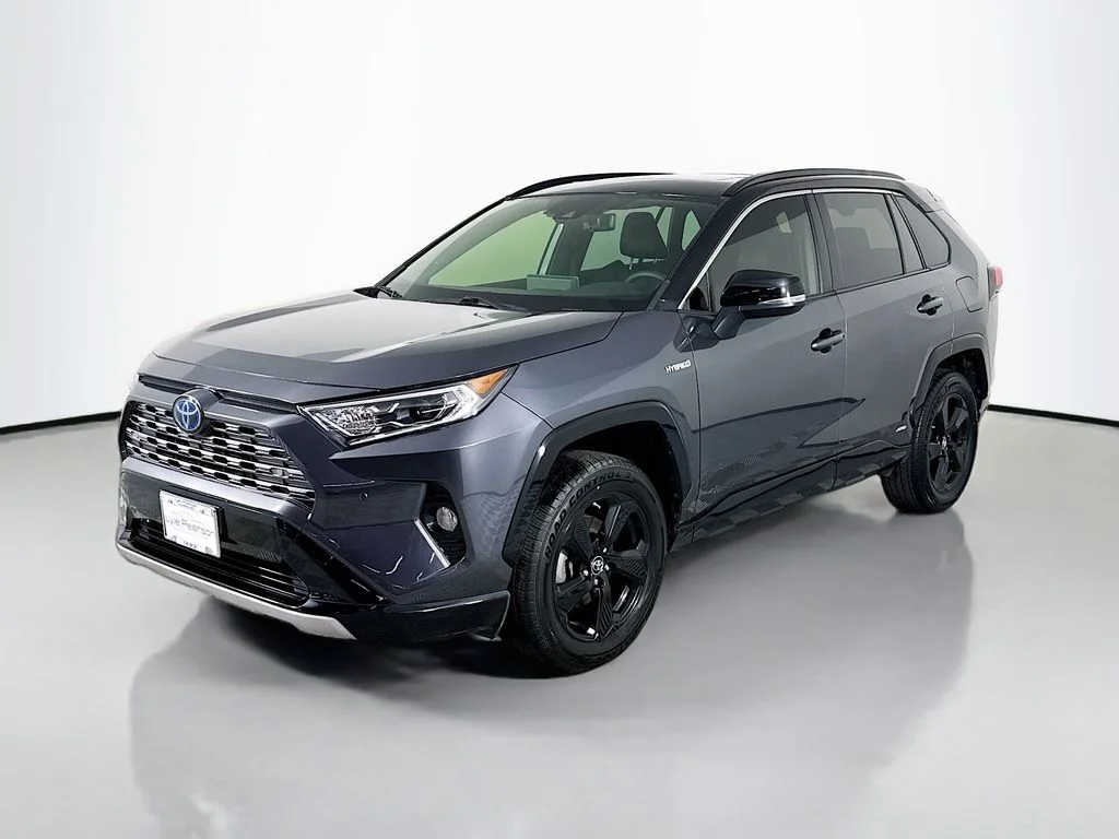 Used 2019 Magnetic Gray Metallic Toyota XSE image 1