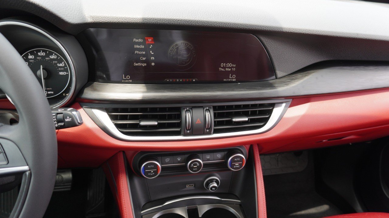 Used 2018 Black Alfa Romeo  image 16