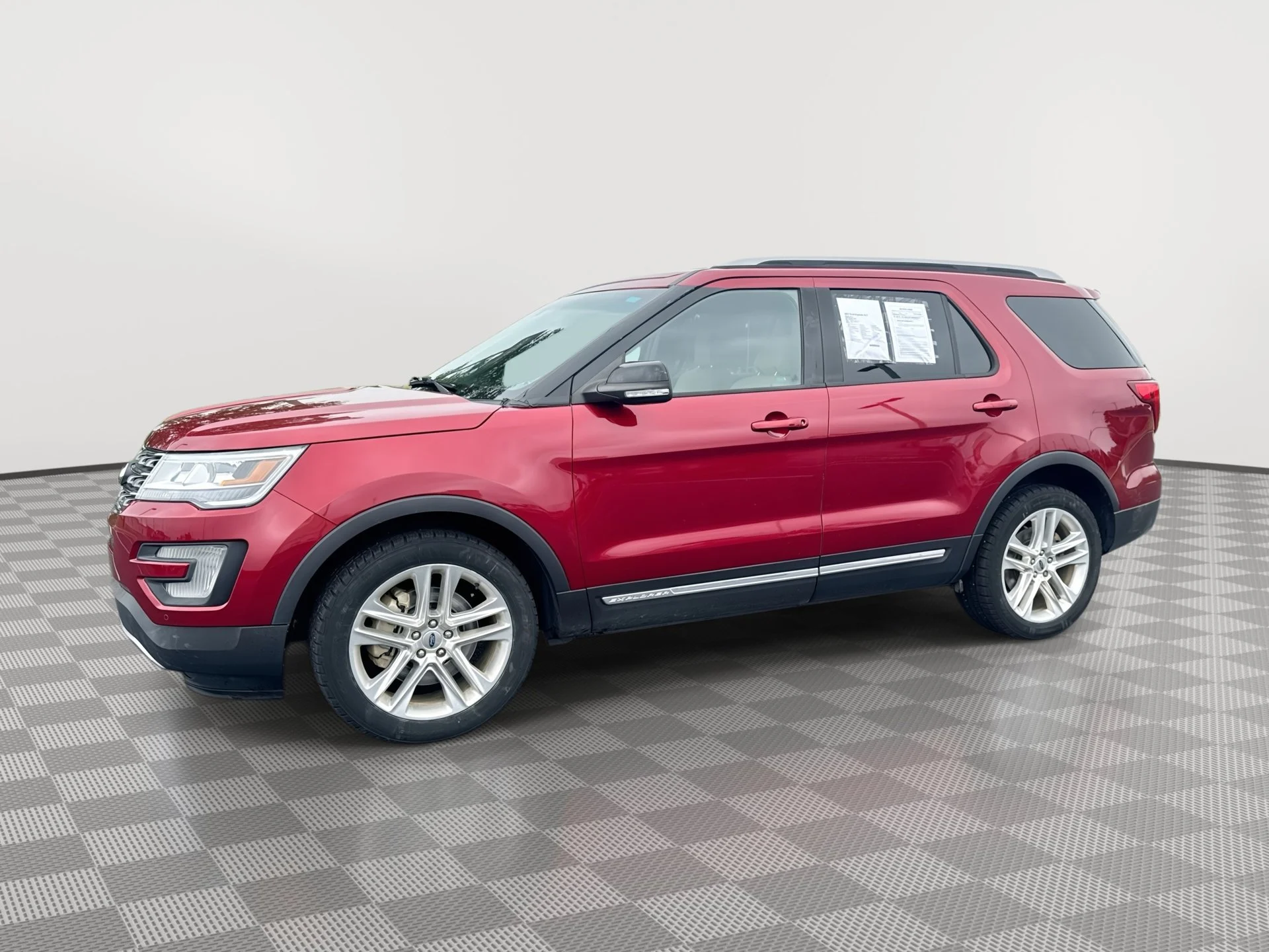 2017 Ford Explorer XLT 4WD's photo
