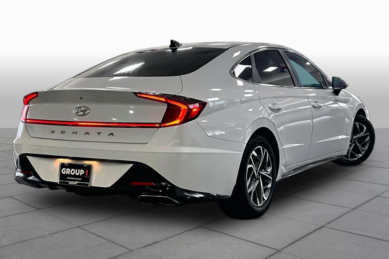 Used 2023 Serenity White Hyundai SEL image 13