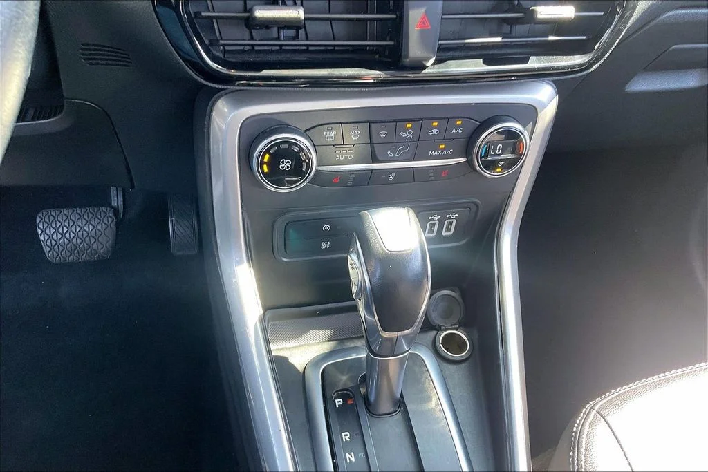Used 2020 Diamond White Ford Titanium image 36
