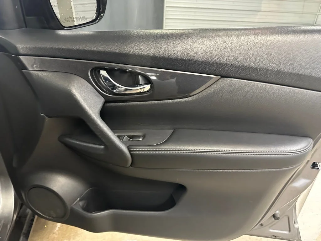 2019 Nissan Rogue SV - Photo 26