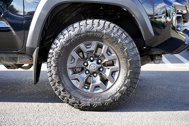 Used 2021 Black Toyota SR5 image 7