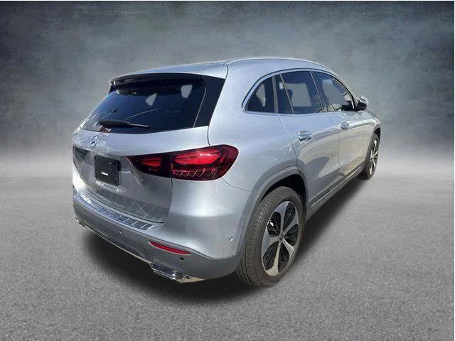 Used 2025 Silver Mercedes-Benz GLA 250 image 9