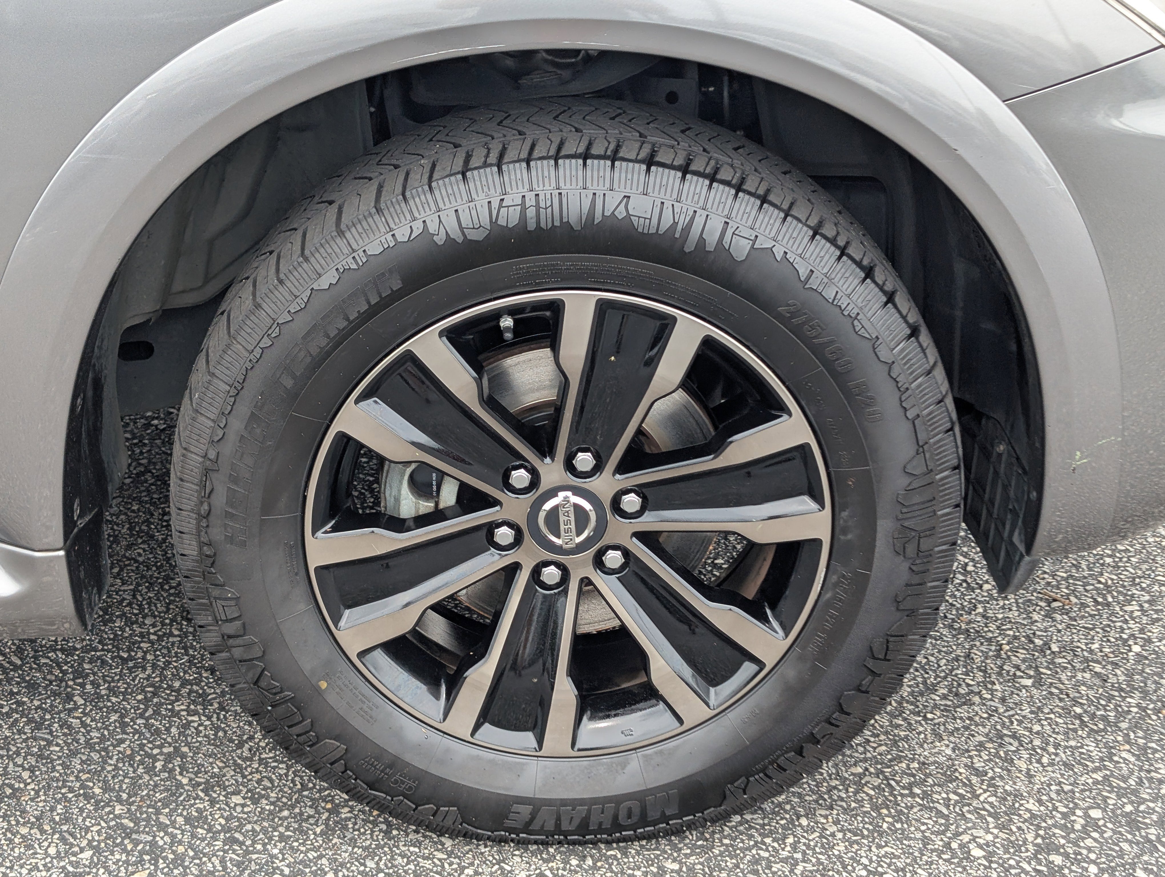 Used 2018 Gun Metallic Nissan Platinum image 7