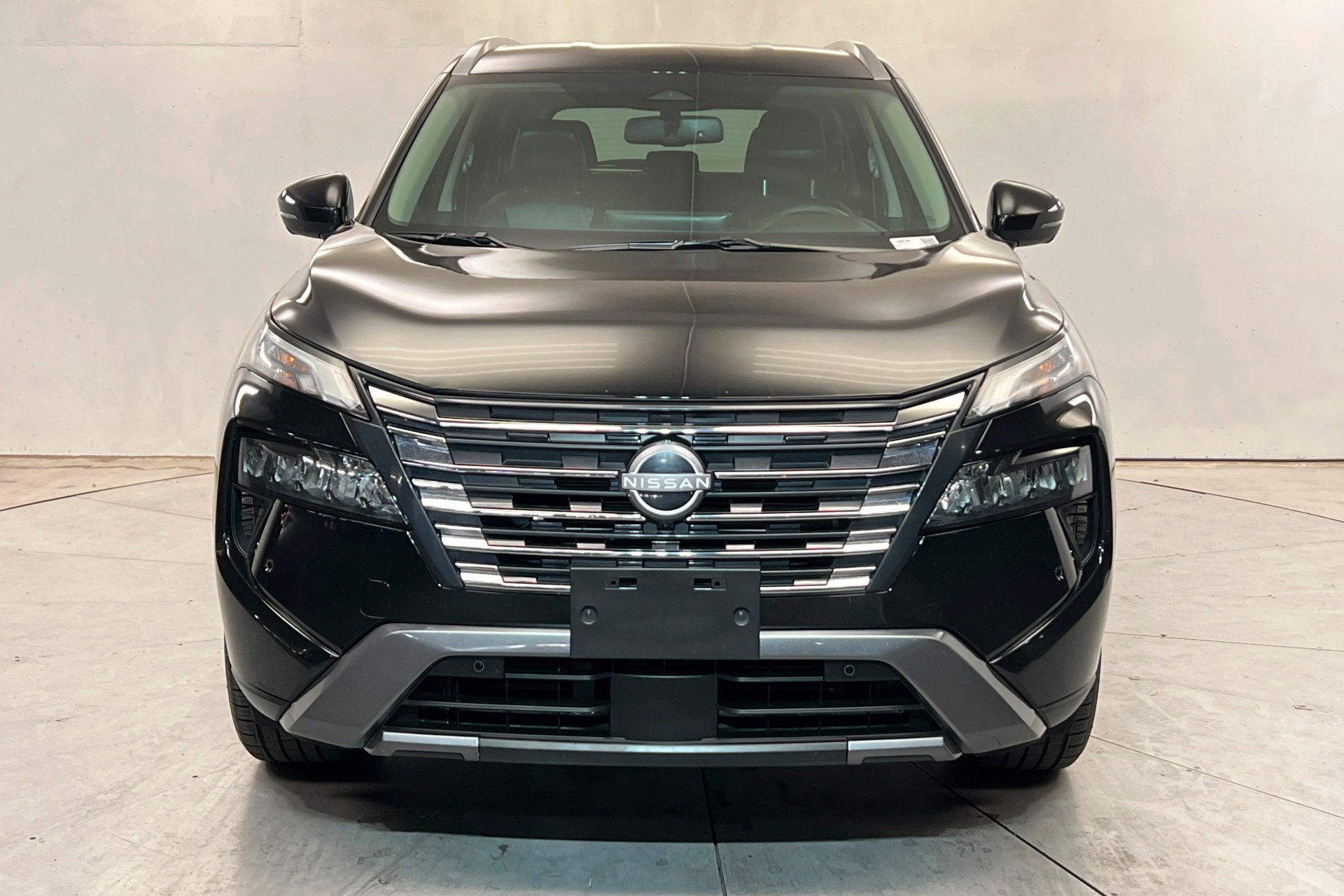 Used 2026 Super Black Nissan SL image 9