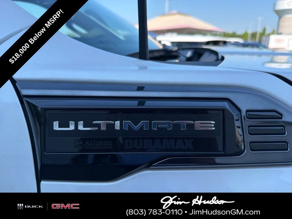 Used 2025 White Frost Tricoat GMC Denali Ultimate DRW image 9