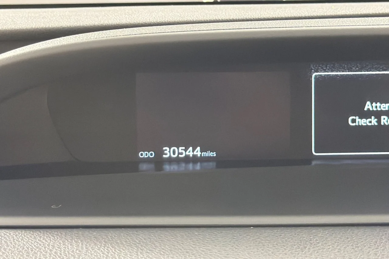 Used 2022 Wind Chill Pearl Toyota L Eco image 24