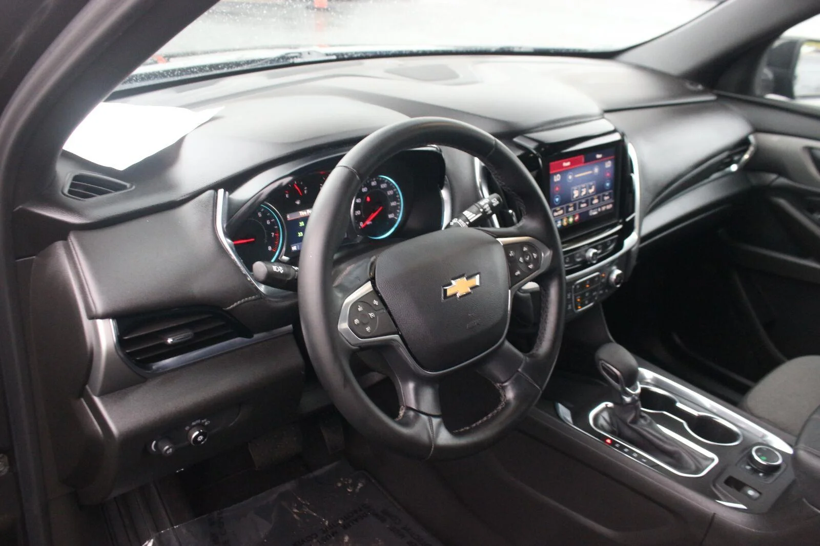 Used 2023 Mosaic Black Metallic Chevrolet LT Cloth image 17