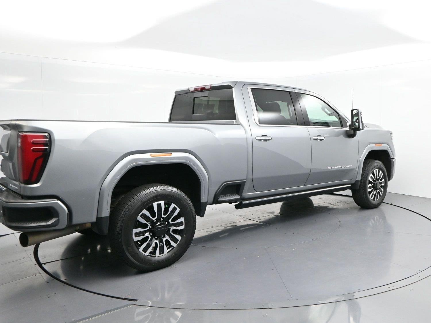 Used 2025 Sterling Metallic GMC Denali Ultimate image 7
