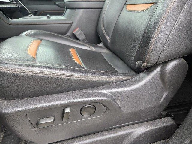 Used 2024 Onyx Black GMC AT4 image 11