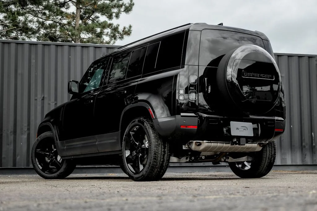 New 2026 Santorini Black Land Rover S image 2