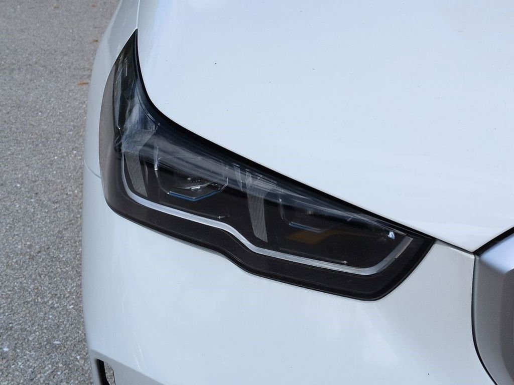 New 2026 Alpine White BMW eDrive40 image 10