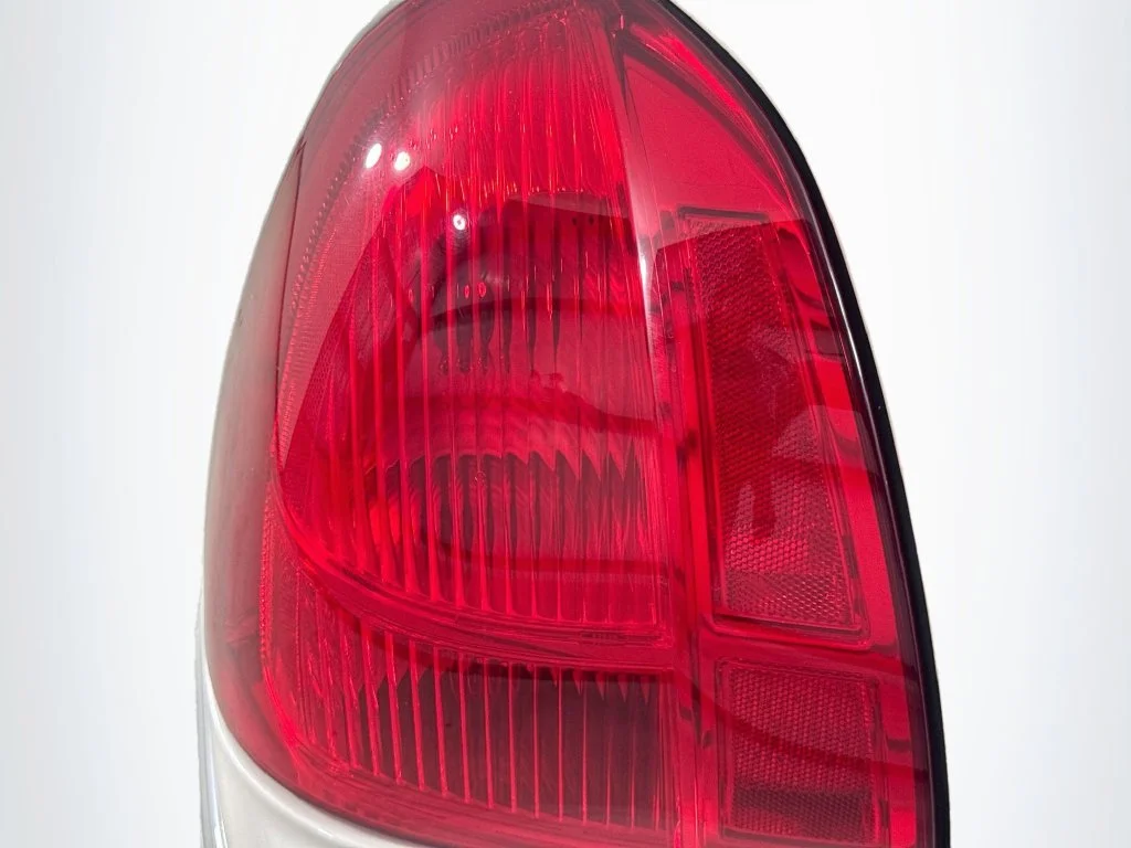 Used 2007 White Lincoln Signature image 28
