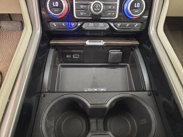 Used 2022 Onyx Black GMC Denali image 32