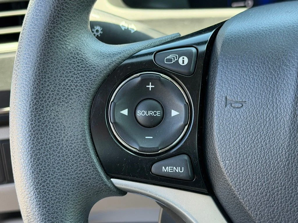 Used 2013  Honda LX image 16
