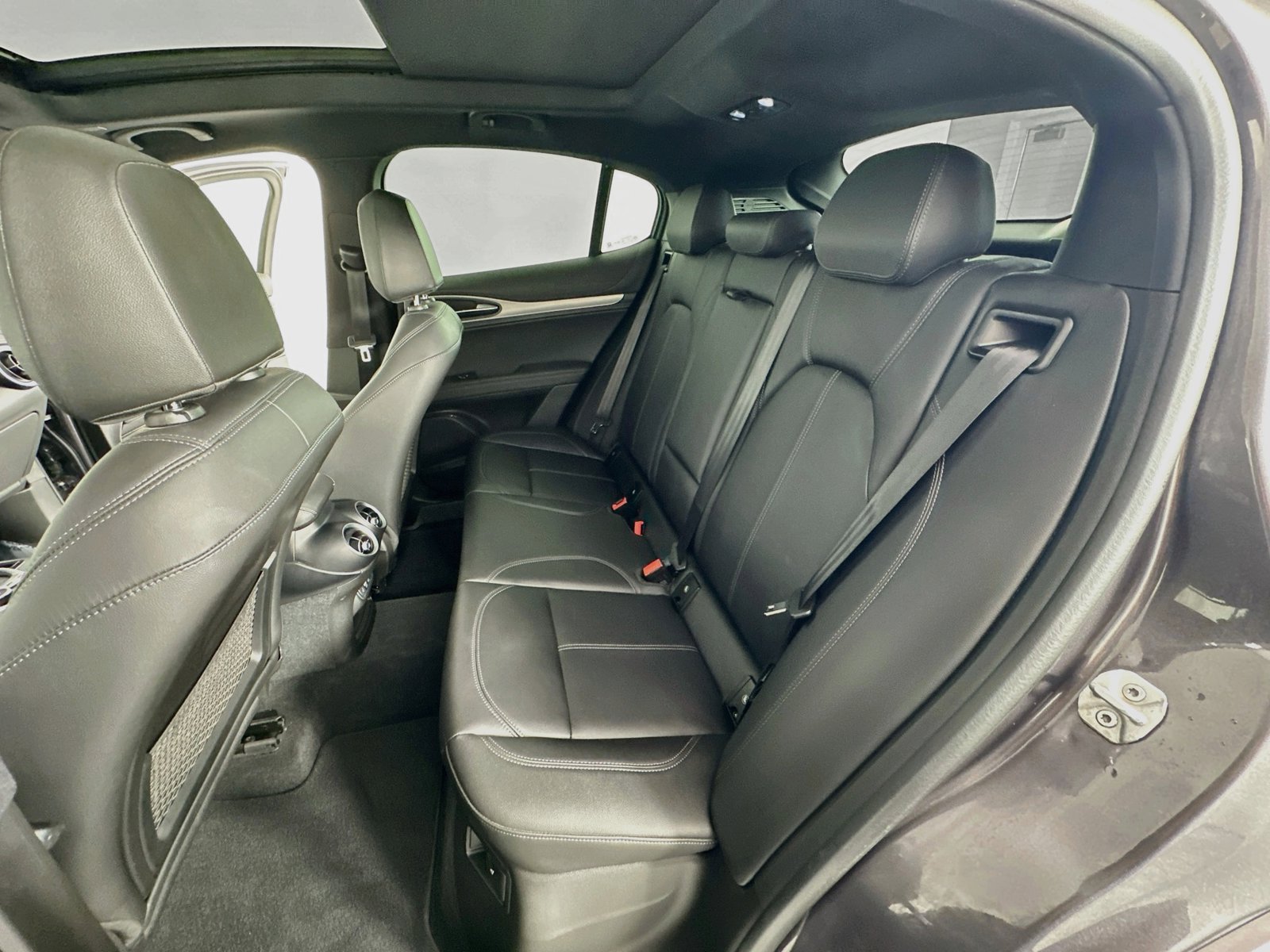 2024 Alfa Romeo Stelvio Ti - Photo 32